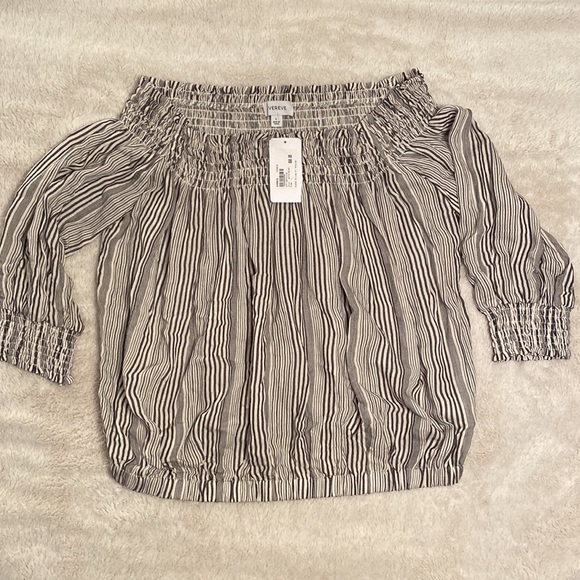 🆕 NWT Women’s Evereve Sydney Stripe Off Shoulder Top - Picture 2 of 9